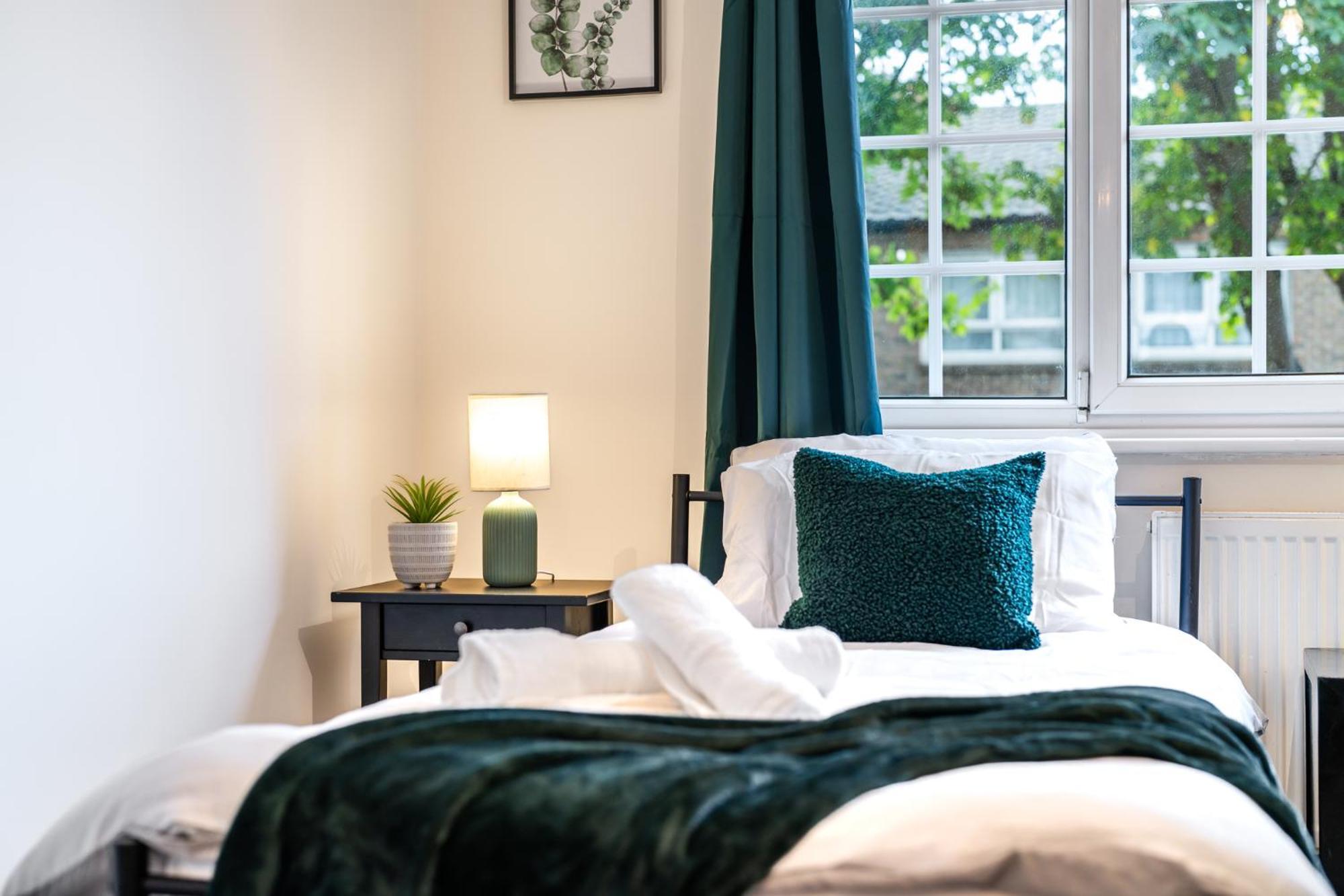 Wilkinsons Home-free Parking, Perfect For Contractors & Weekend Getaways, Near Airport & Excel Casa de férias