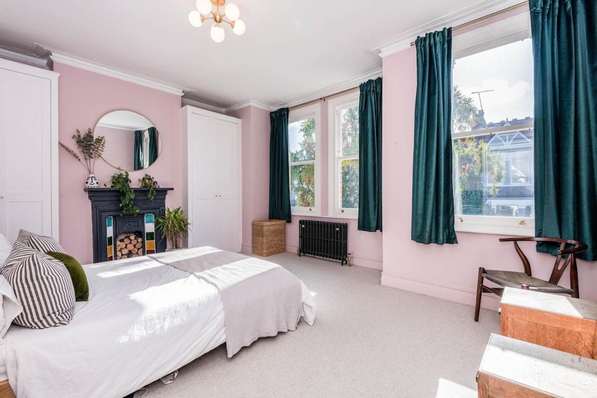 Hébergement de vacances Newly Renovated 4 Bed - North Londres