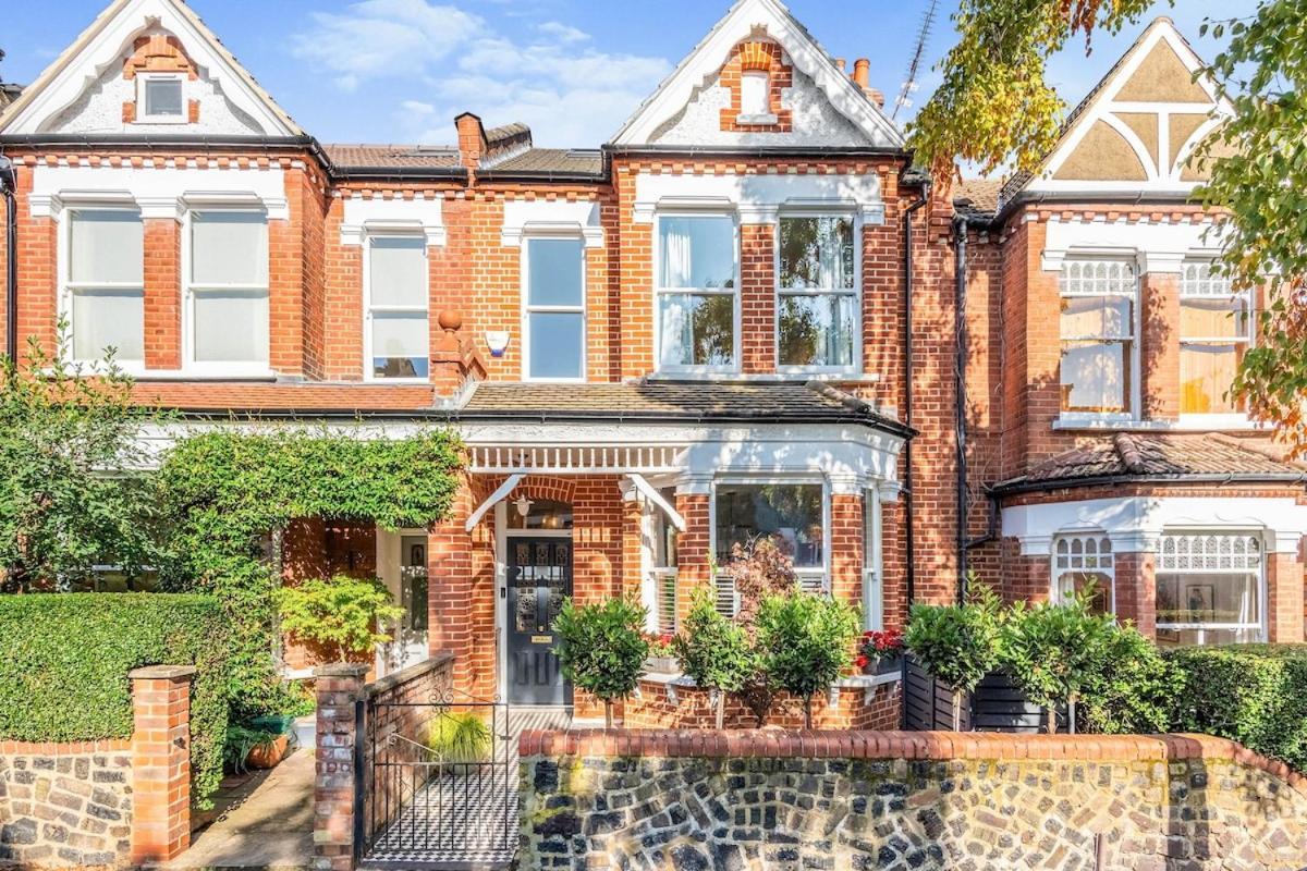Newly Renovated 4 Bed - North * Londres