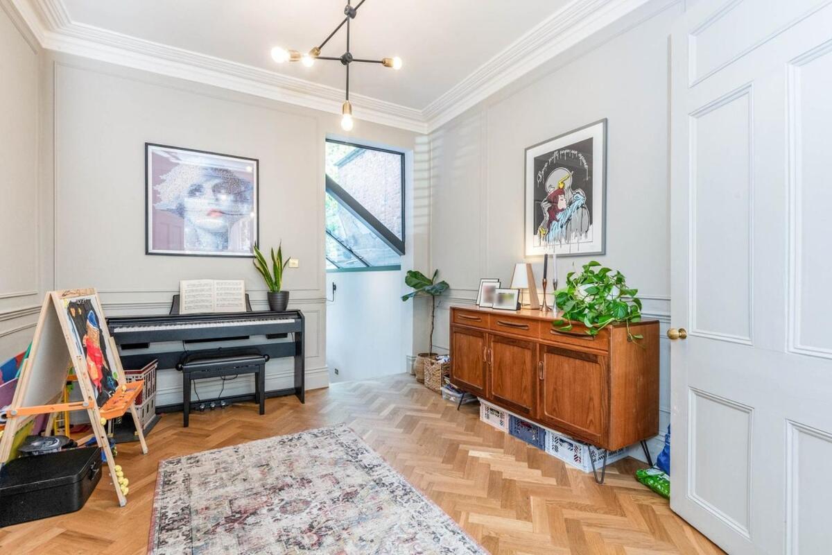 Newly Renovated 4 Bed - North Londres