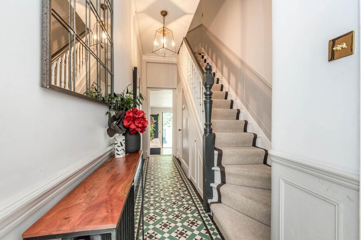 Newly Renovated 4 Bed - North * Londres