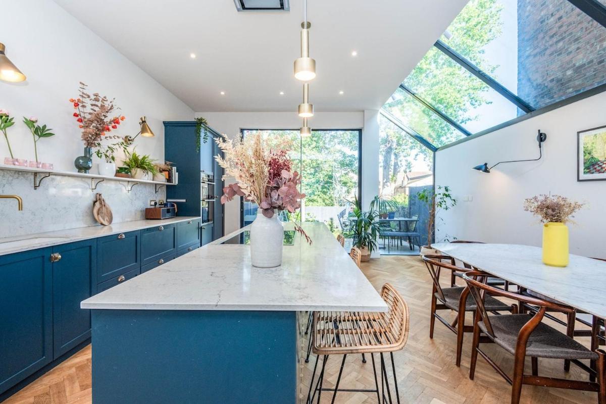 Newly Renovated 4 Bed - North Hébergement de vacances