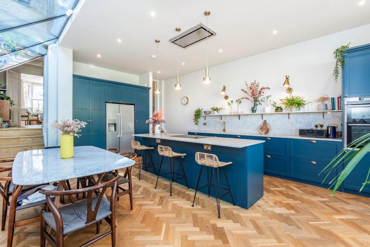 Newly Renovated 4 Bed - North Hébergement de vacances