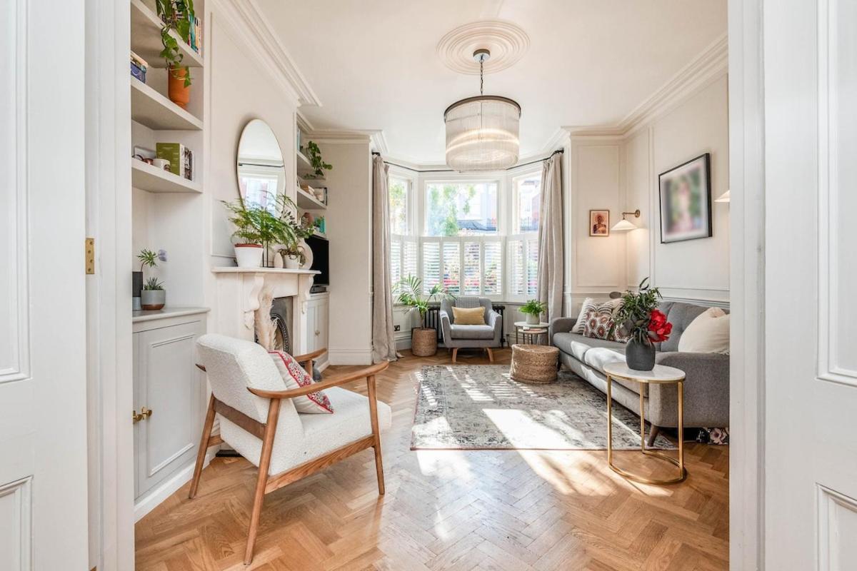 Newly Renovated 4 Bed - North Hébergement de vacances *