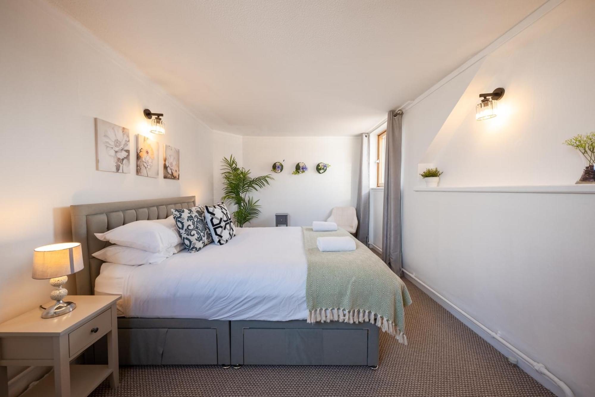 3 Bed Luxury In Chelsea, 2 King Size Bed, 1 Double Bed, Ideal For Families Londres