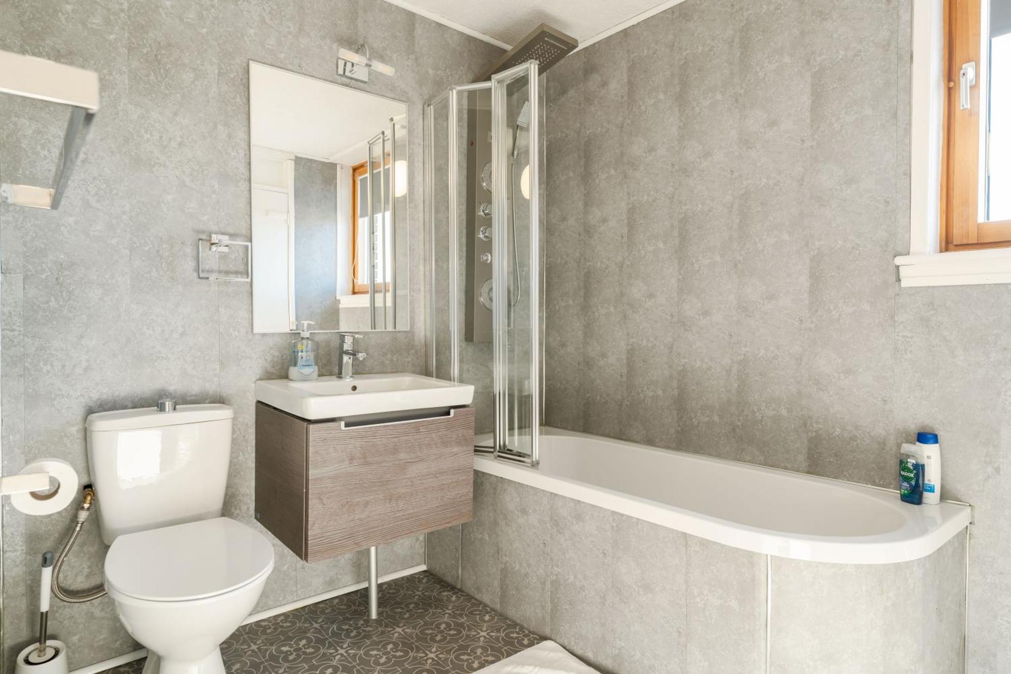 Apartamento 3 Bed Luxury In Chelsea, 2 King Size Bed, 1 Double Bed, Ideal For Families *