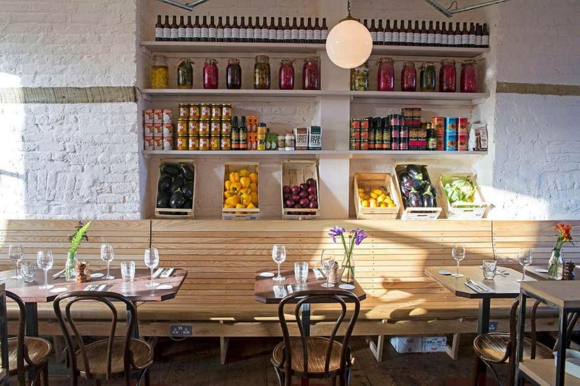 Cozy Sunlit With Kitchenette