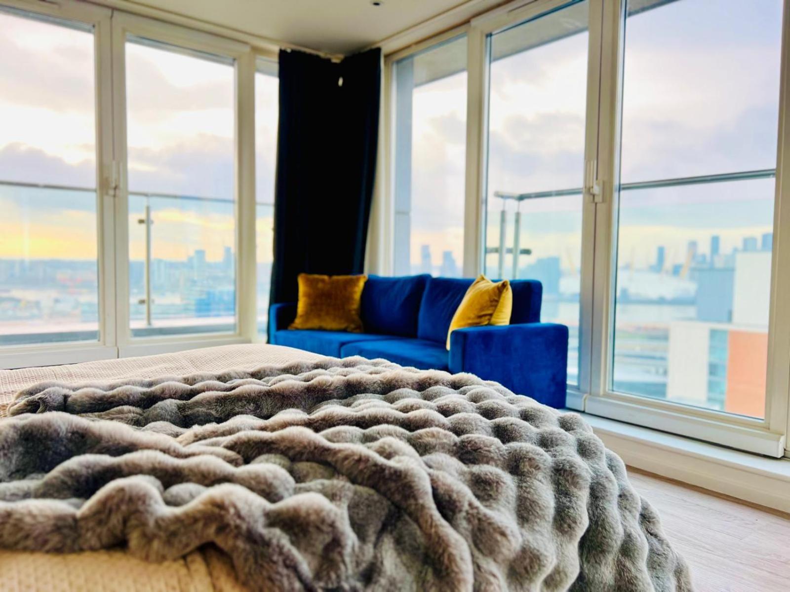 High Standard Near Excel And Royal Victoria Station Appartement *