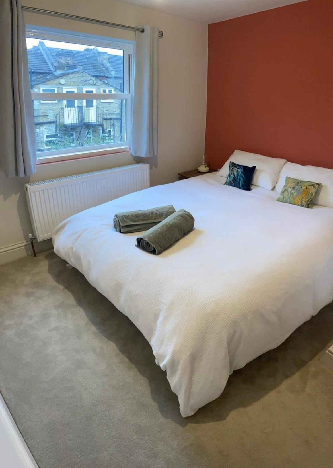 Newly Refurbed House, Barons Court Сasa de vacaciones Londres
