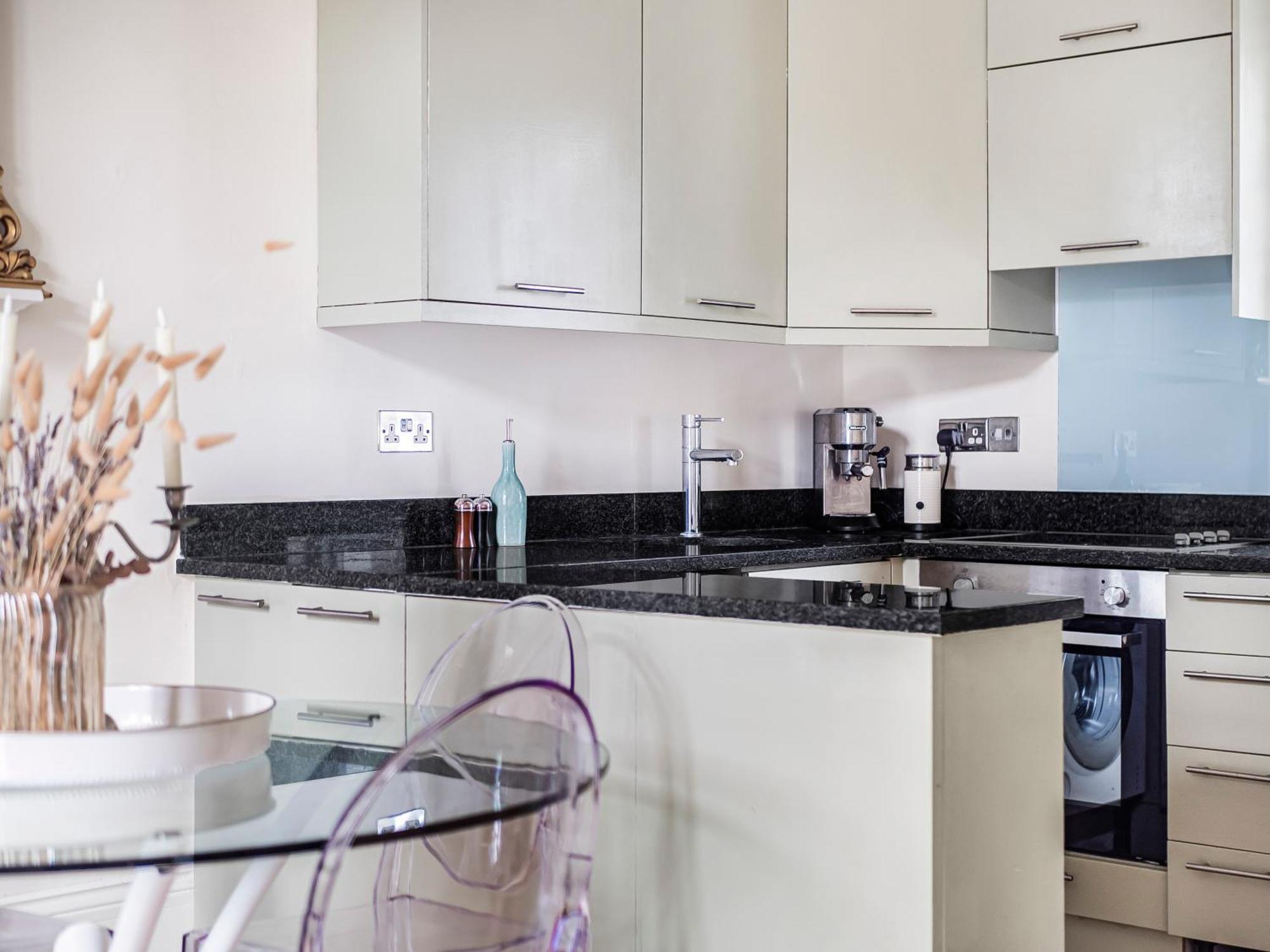 Apartamento Chic & Cosy Flat With Terrace, 5-min Walk To Pimlico Tube, Pet-friendly