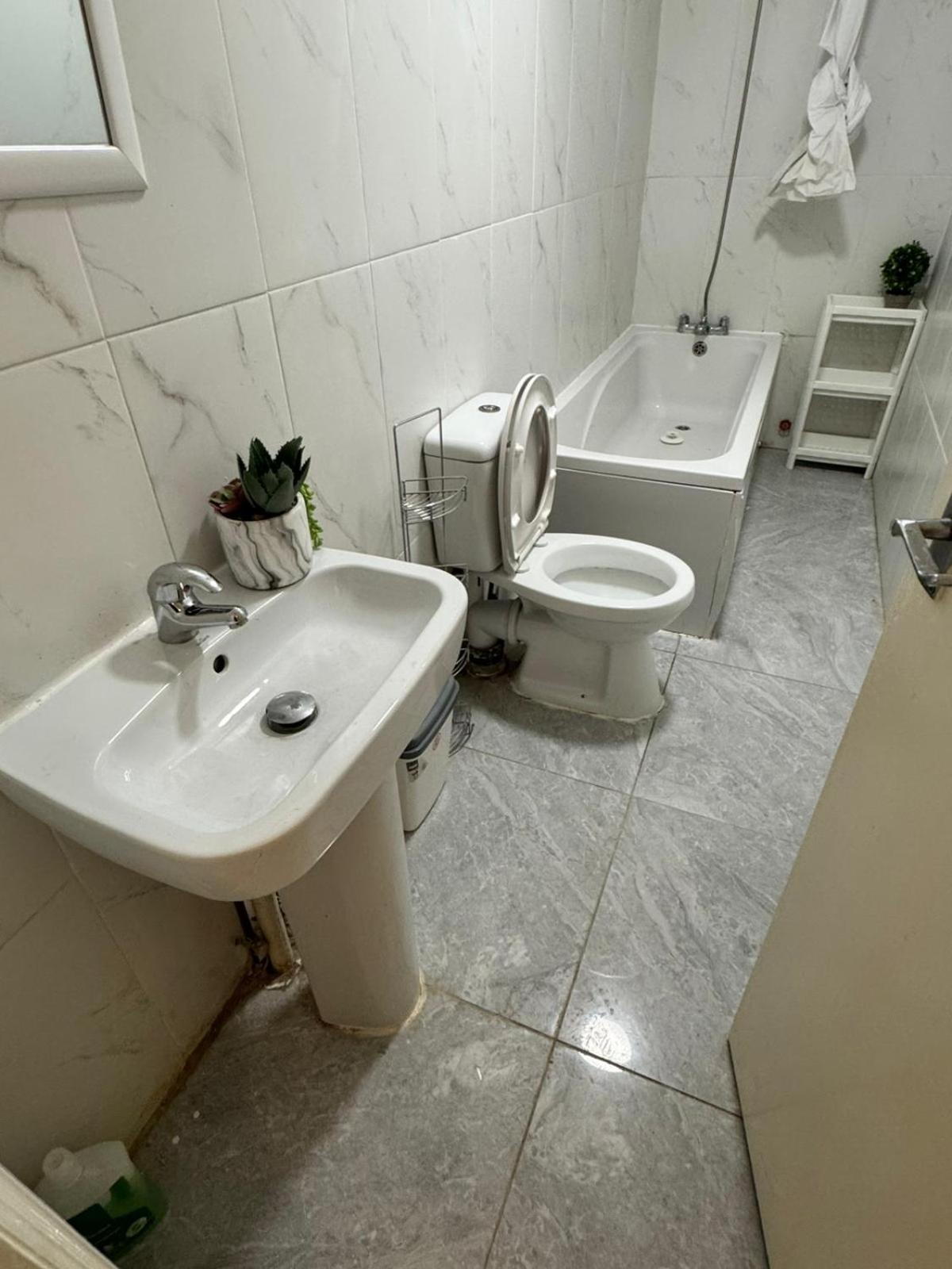 Cozy 2-bedroom Retreat In Kilburn Sf8 Apartamento Londres