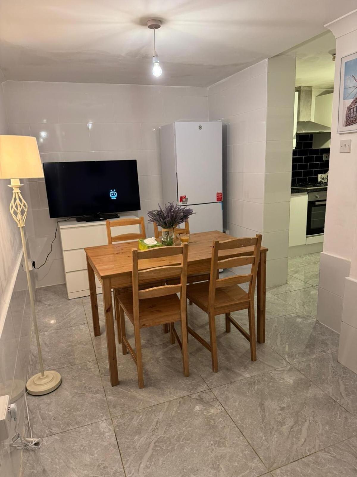 Cozy 2-bedroom Retreat In Kilburn Sf8 Apartamento Londres