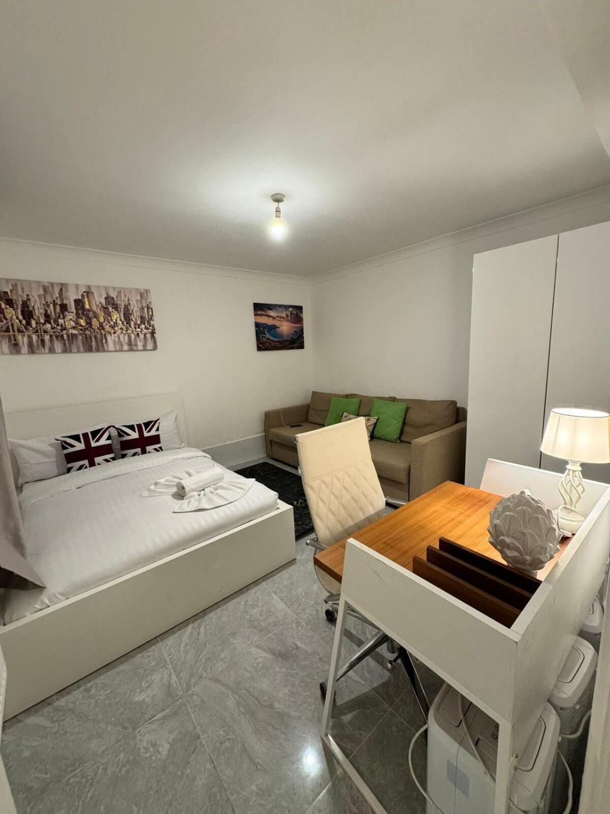 Cozy 2-bedroom Retreat In Kilburn Sf8 * Londres