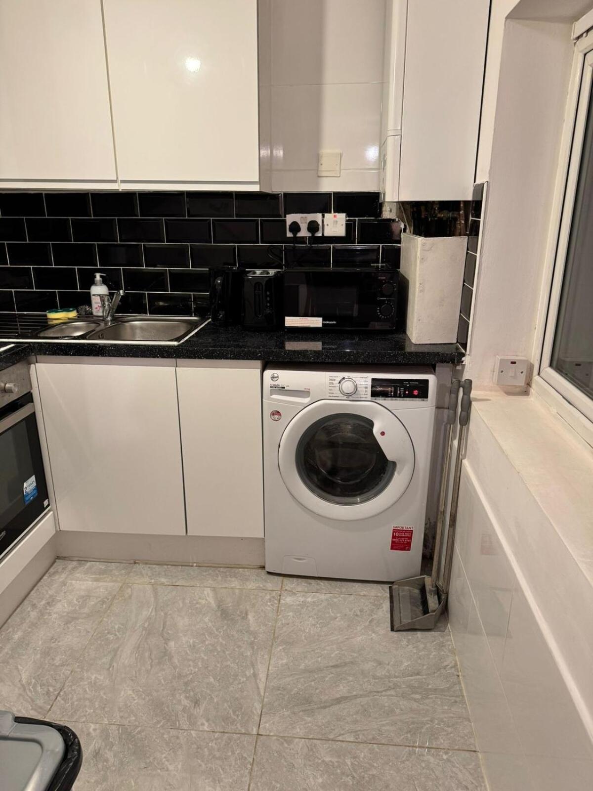 Cozy 2-bedroom Retreat In Kilburn Sf8 Apartamento