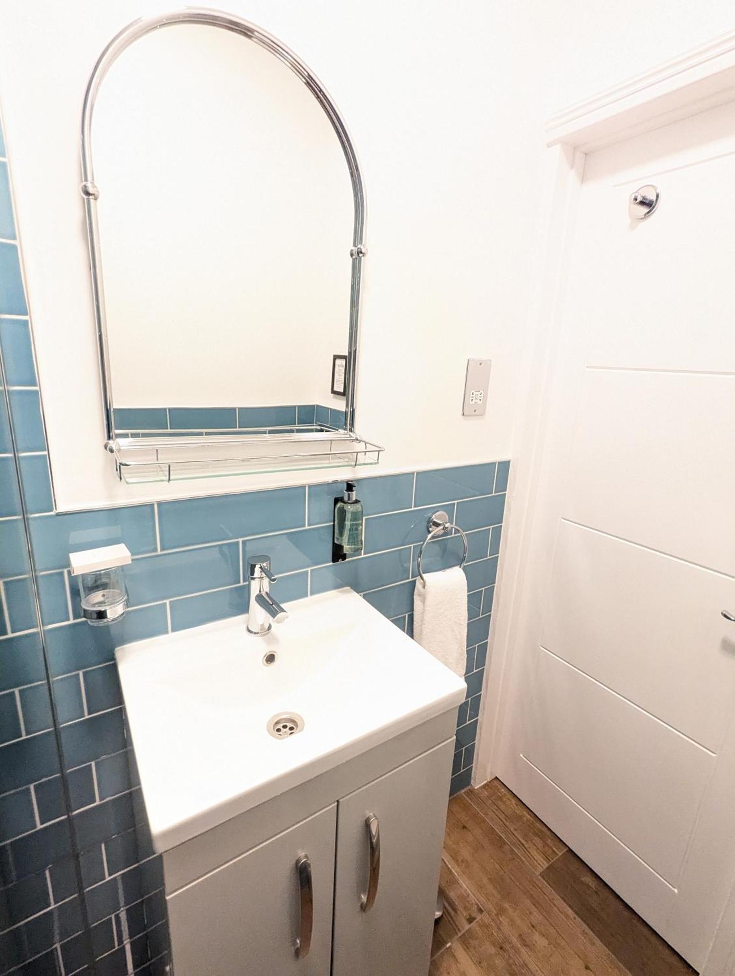 Apartment - Great Location
