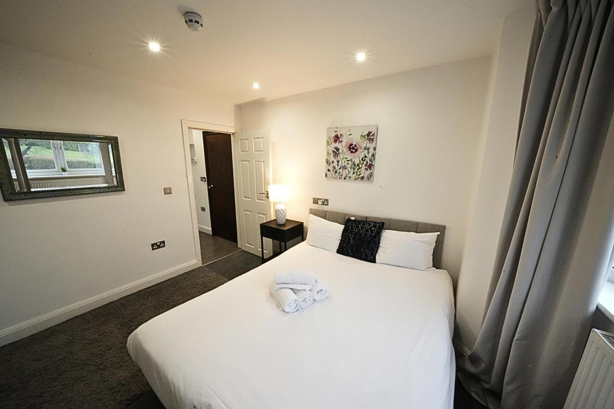 Apartamento Hatton Apartments: Airport-adjacent With Free Parking And Underground Access Londres