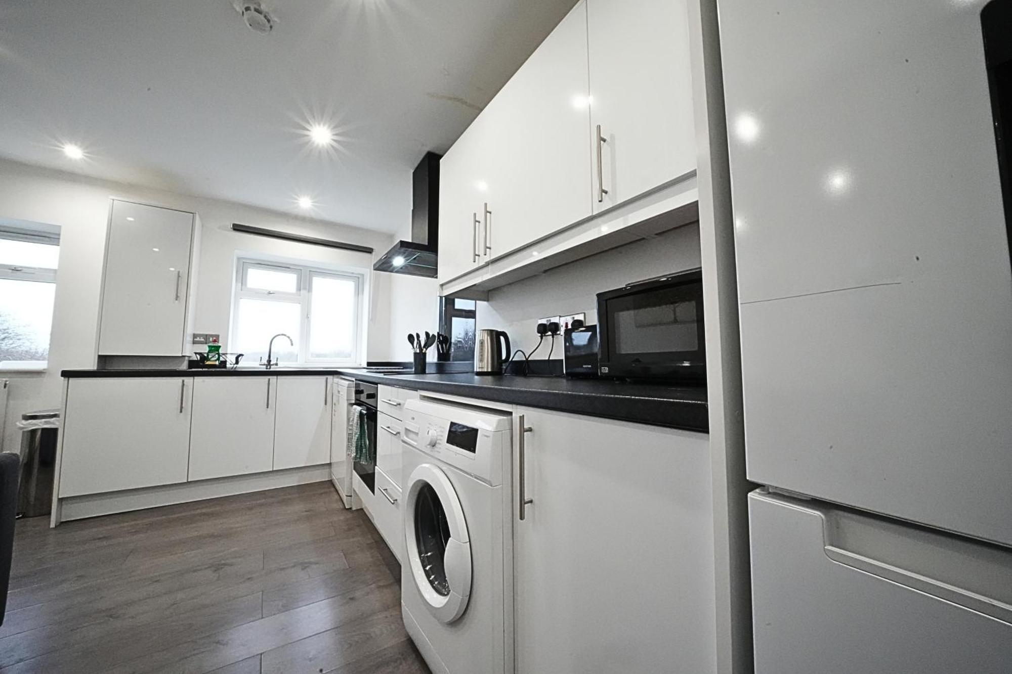 Hatton Apartments: Airport-adjacent With Free Parking And Underground Access Apartamento