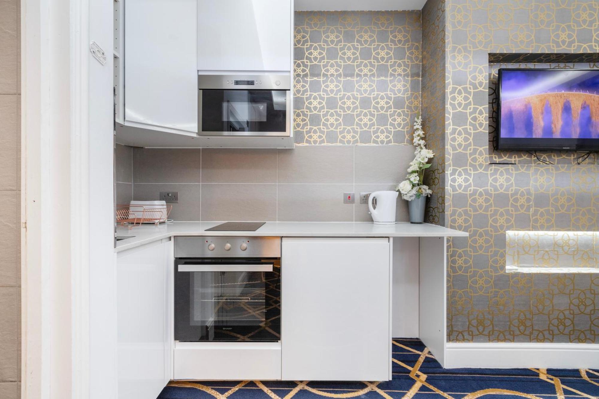 Marble Arch Mews Apartahotel