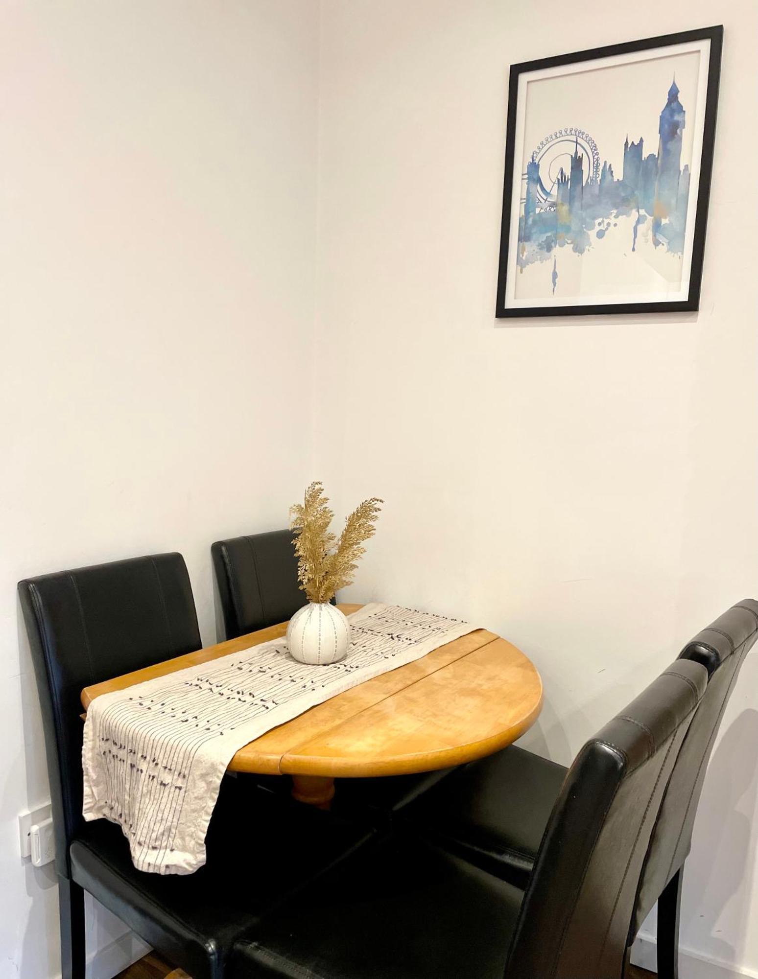 A Fantastic One Double Bedroom Flat * Londres
