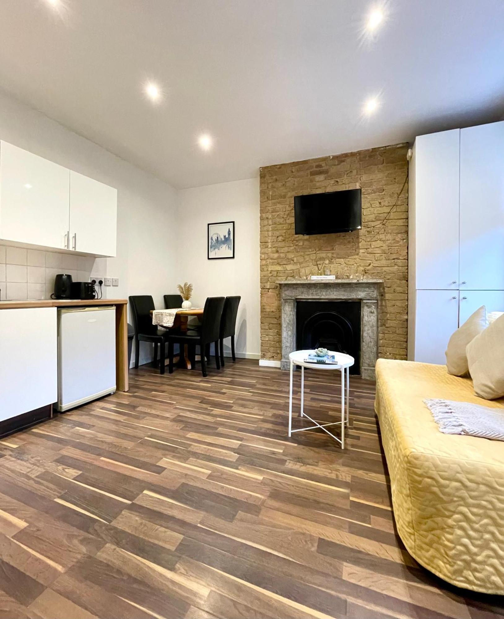 A Fantastic One Double Bedroom Flat * Londres