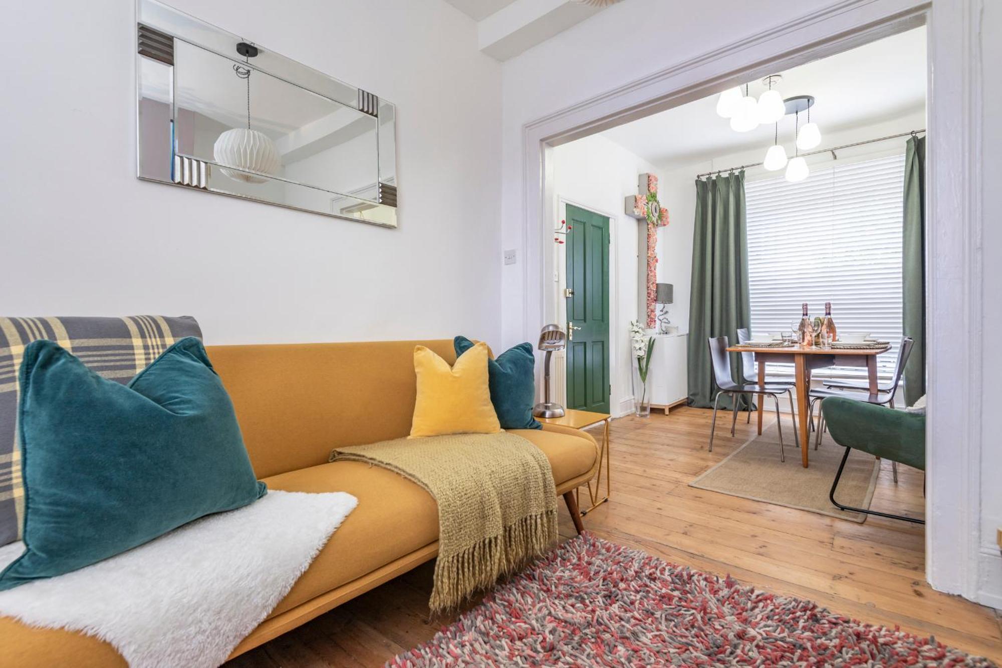 Chic 1-bed Garden Flat, London, Convenient For Tower Bridge, Great Public Transport * Londres
