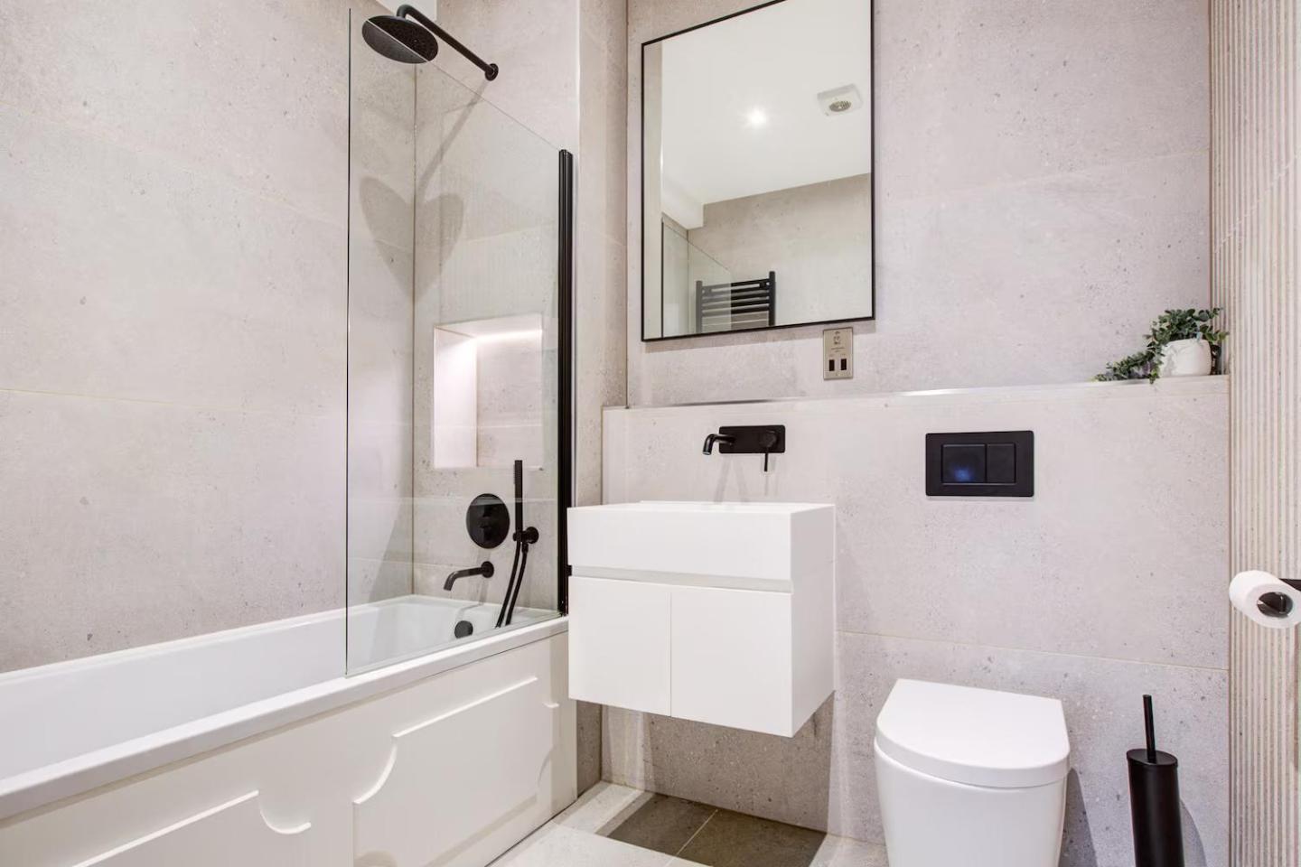 Luxury - Fulham *