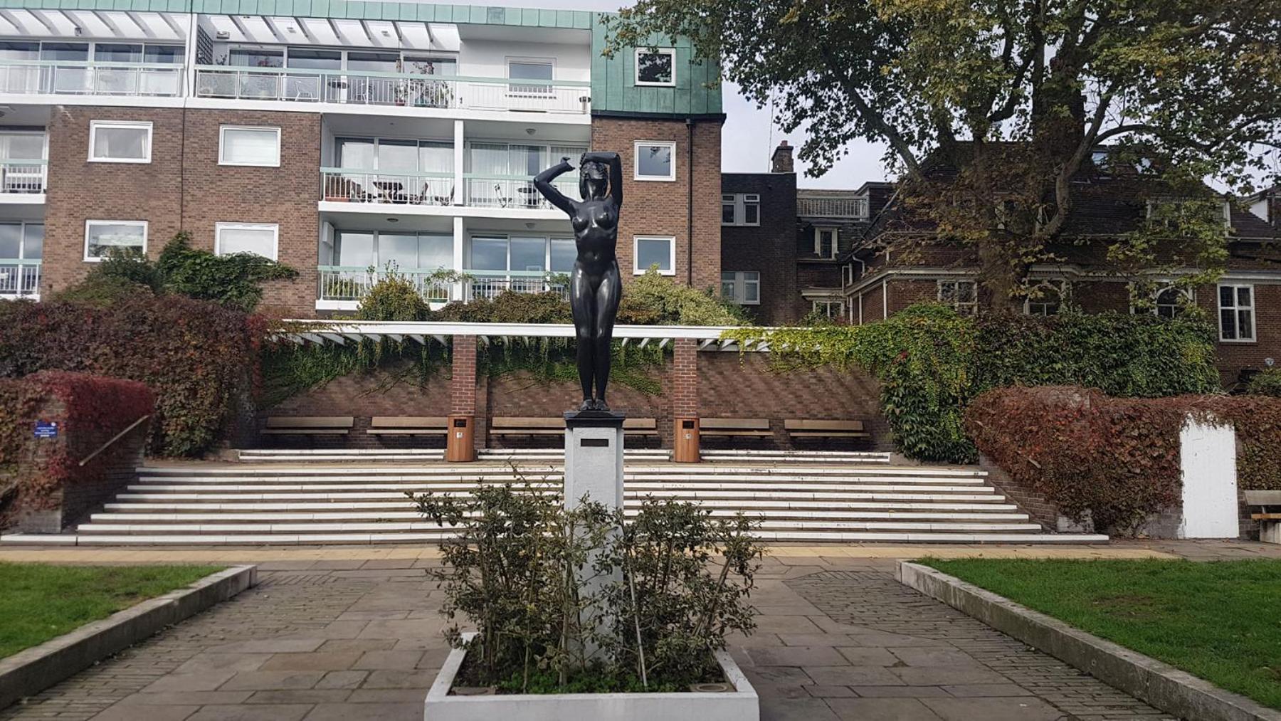 Modern Simplicity, Minimalist 2br Flat In * Londres