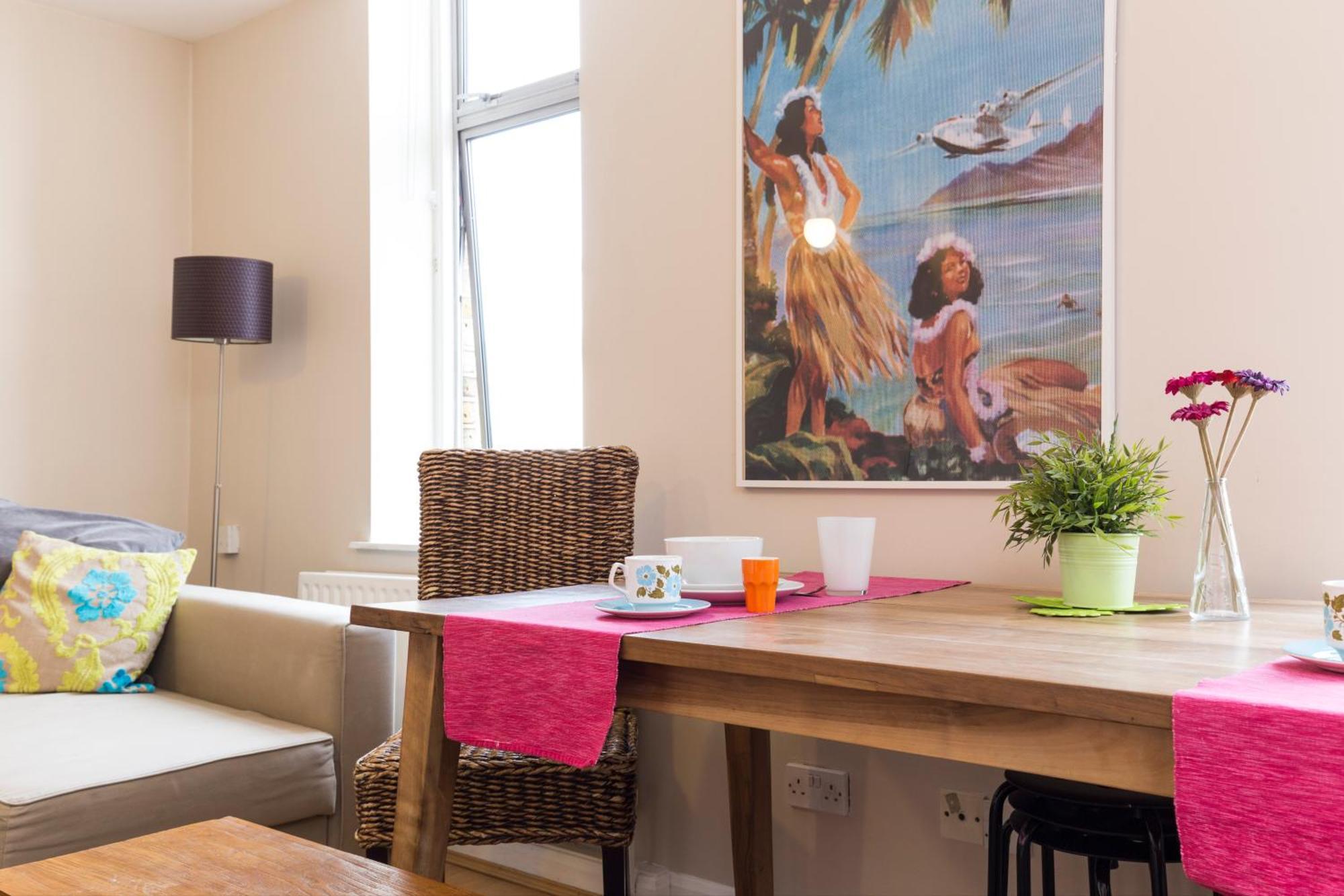 Unrivaled Elegance In 3 Bedroom Covent Garden Appartement