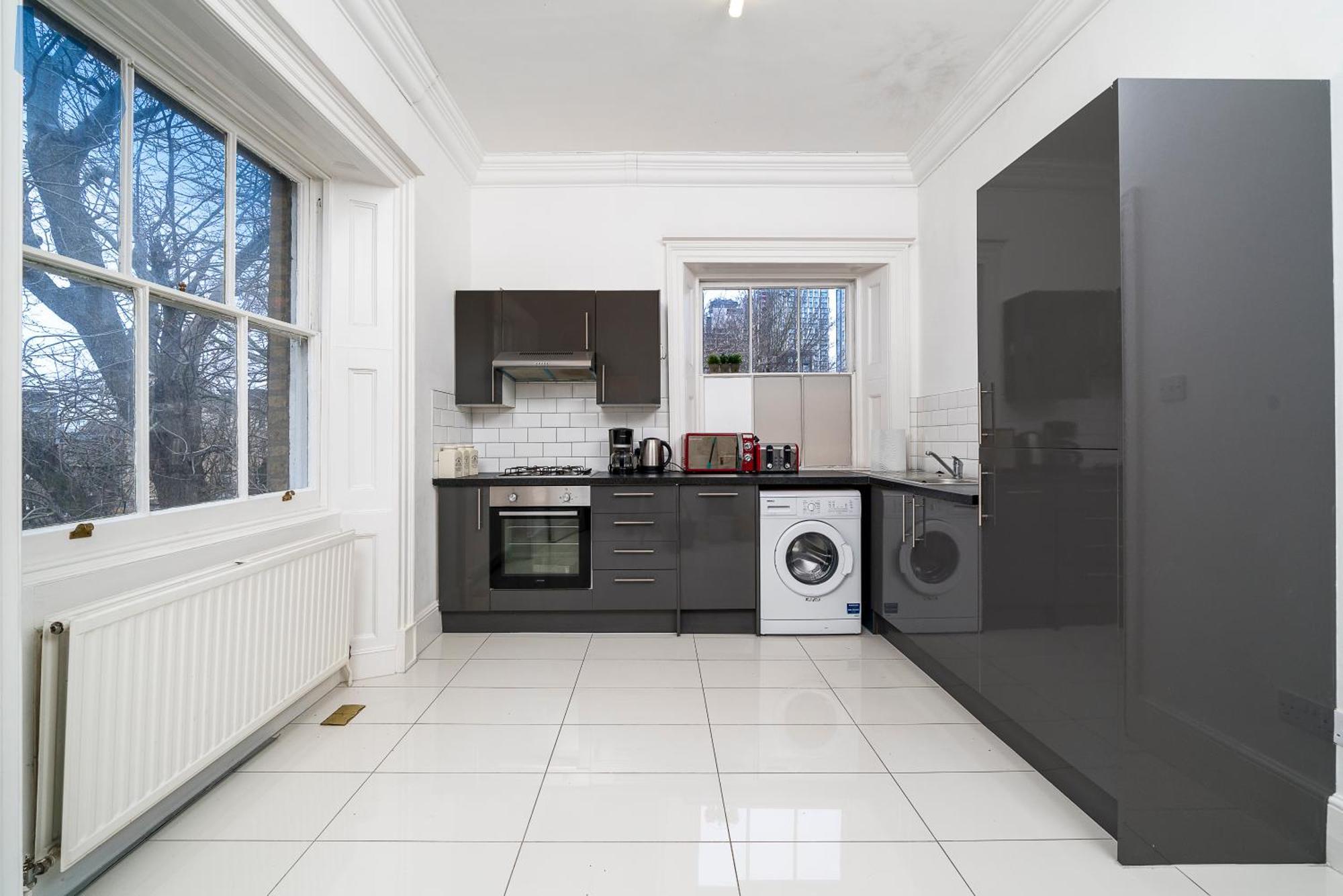 Apartamento Canary Wharf - Spacious Near Excel Exhibition Centre, O2 Arena, Airport, Free Parking & Wifi Londres