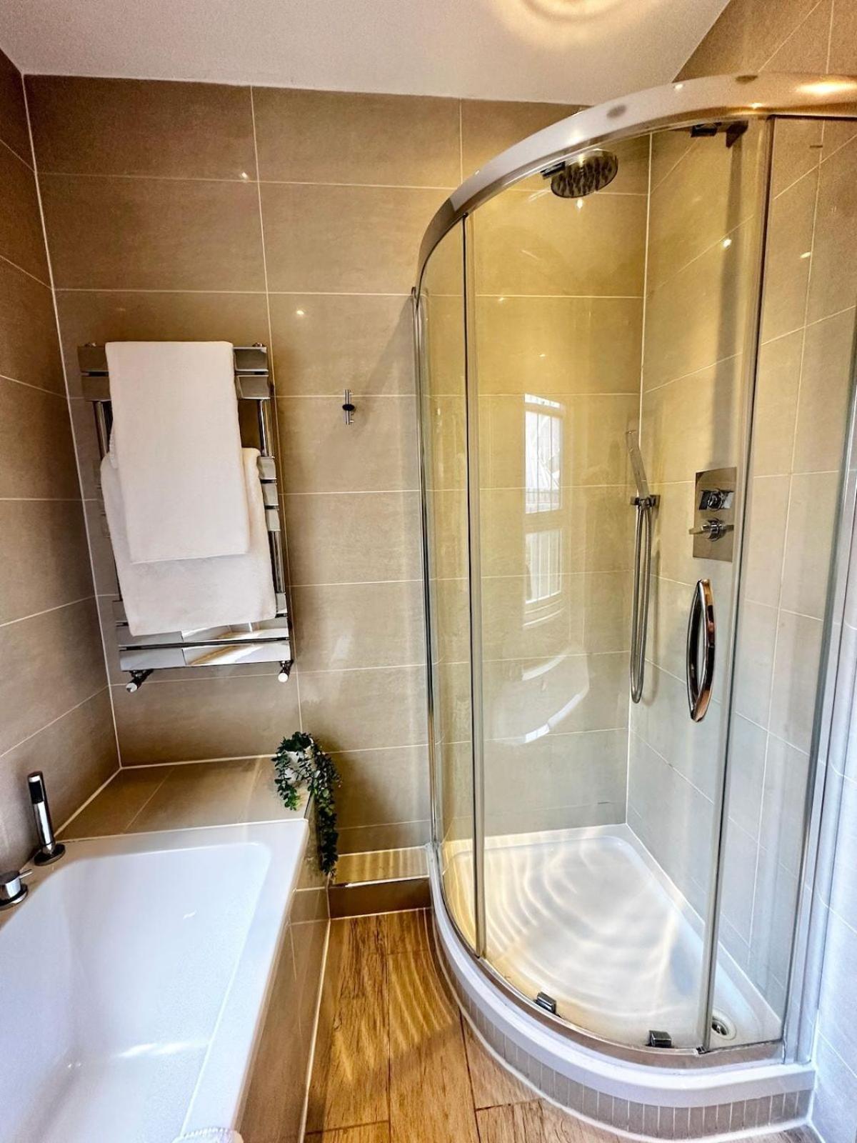 2 Bed In Oxford Street * Londen