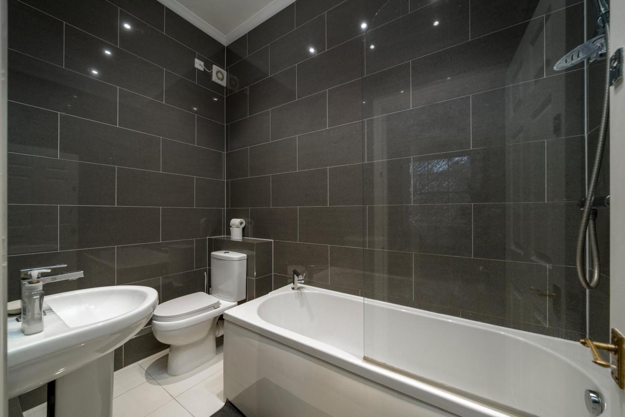 Apartamento Canary Wharf - Spacious Near Excel Exhibition Centre, O2 Arena, Airport, Free Parking & Wifi Londres