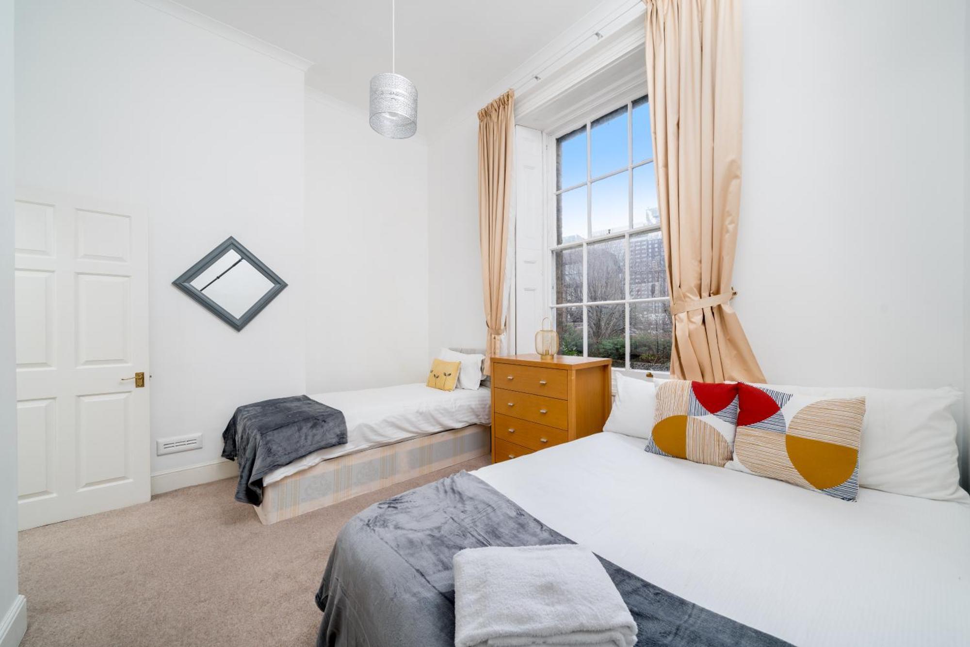 Canary Wharf - Spacious Near Excel Exhibition Centre, O2 Arena, Airport, Free Parking & Wifi Apartamento