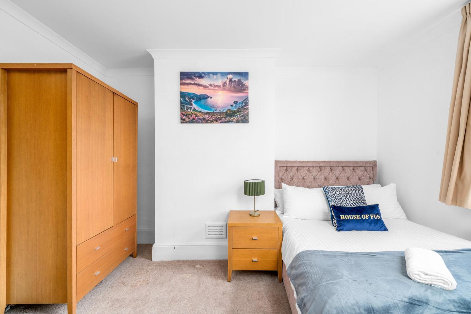 Canary Wharf - Spacious Near Excel Exhibition Centre, O2 Arena, Airport, Free Parking & Wifi Apartamento *
