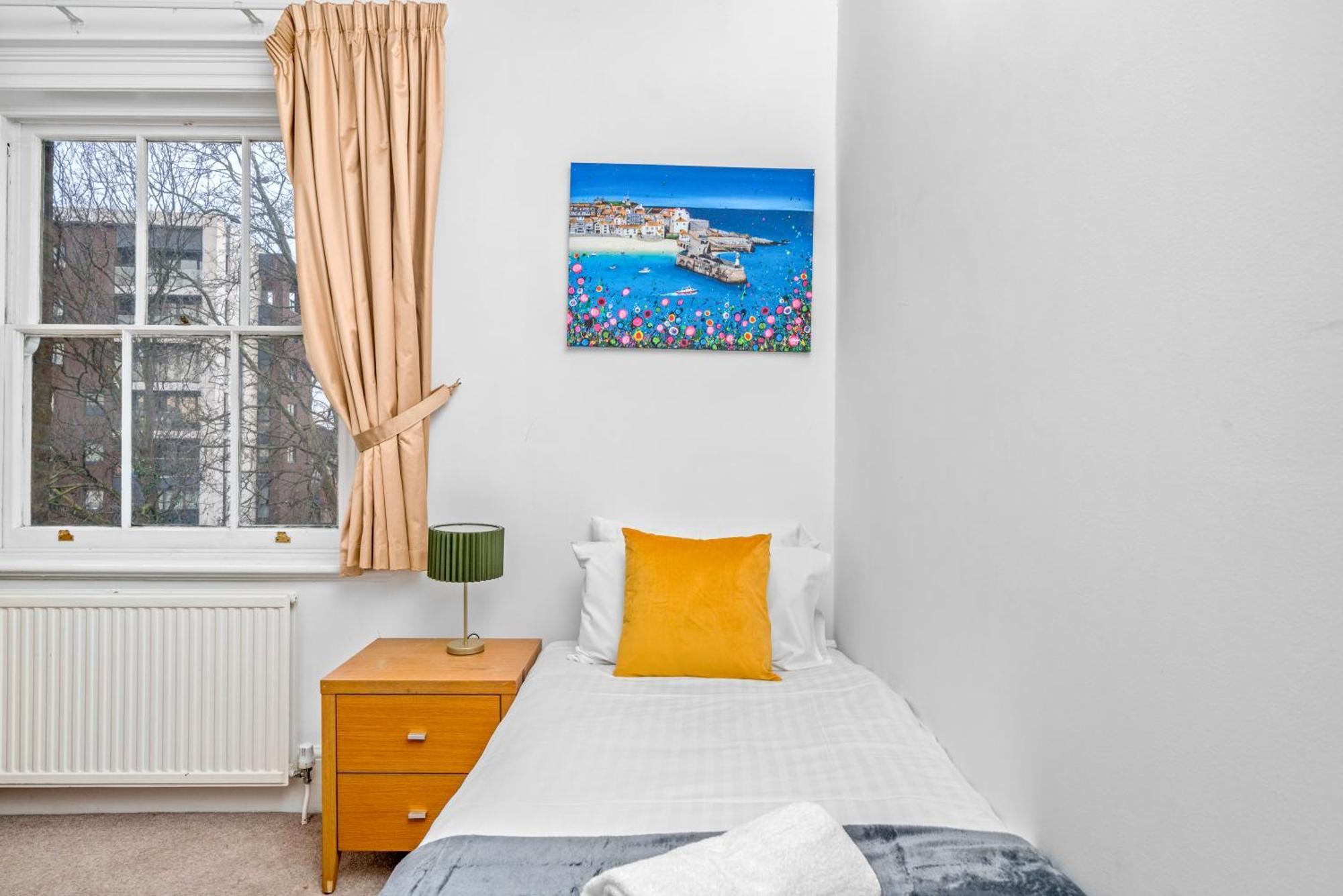 Canary Wharf - Spacious Near Excel Exhibition Centre, O2 Arena, Airport, Free Parking & Wifi Apartamento