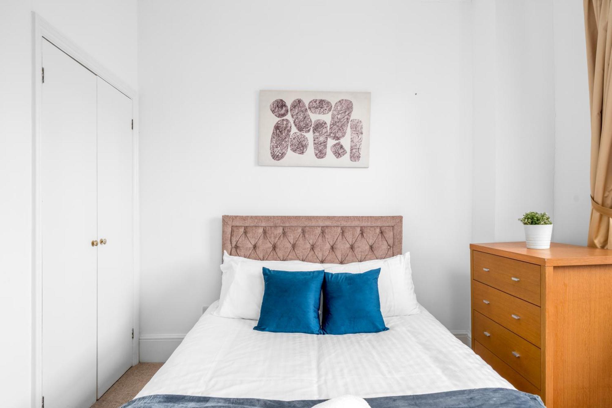 Apartamento Canary Wharf - Spacious Near Excel Exhibition Centre, O2 Arena, Airport, Free Parking & Wifi Londres