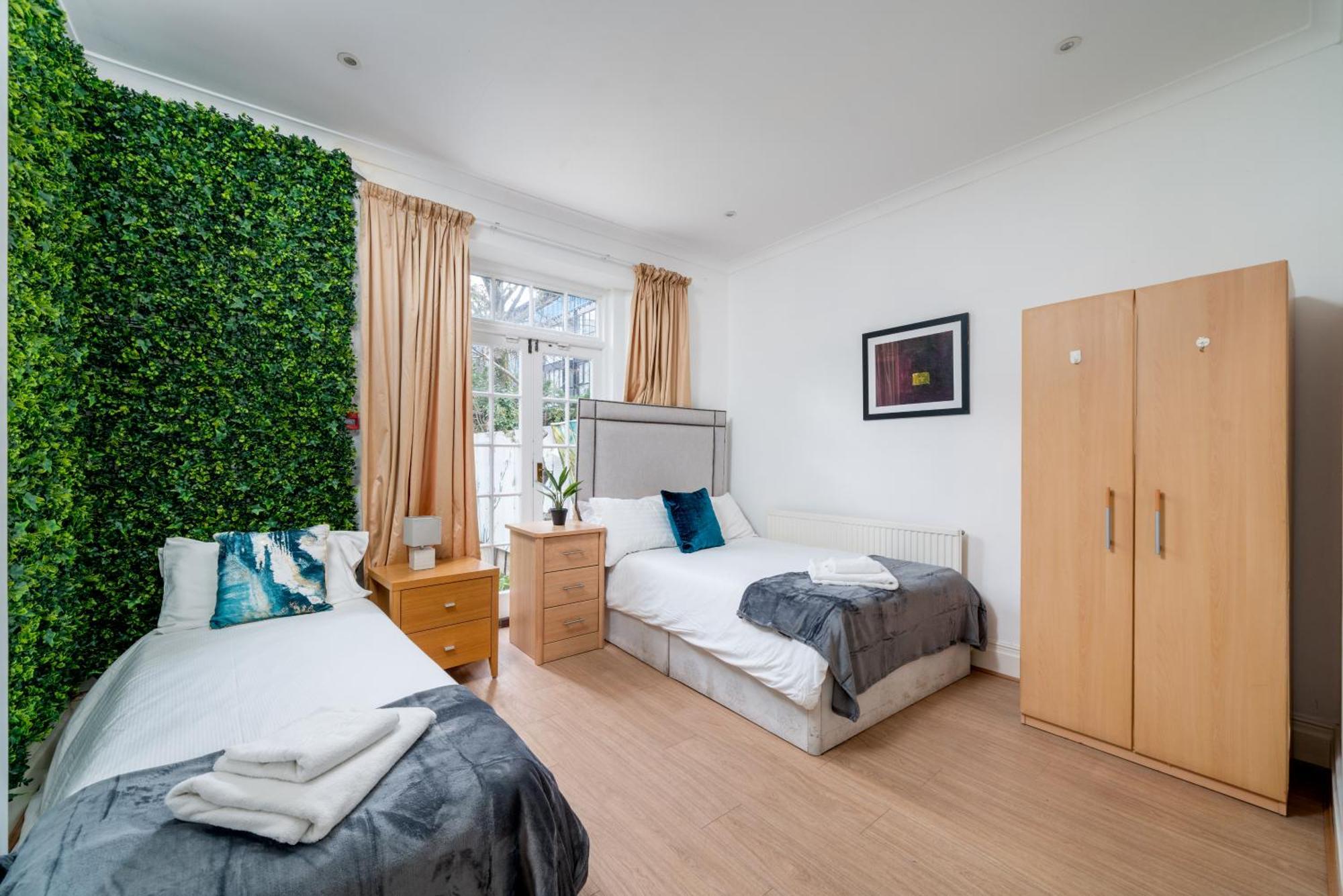 Canary Wharf - Spacious Near Excel Exhibition Centre, O2 Arena, Airport, Free Parking & Wifi Apartamento