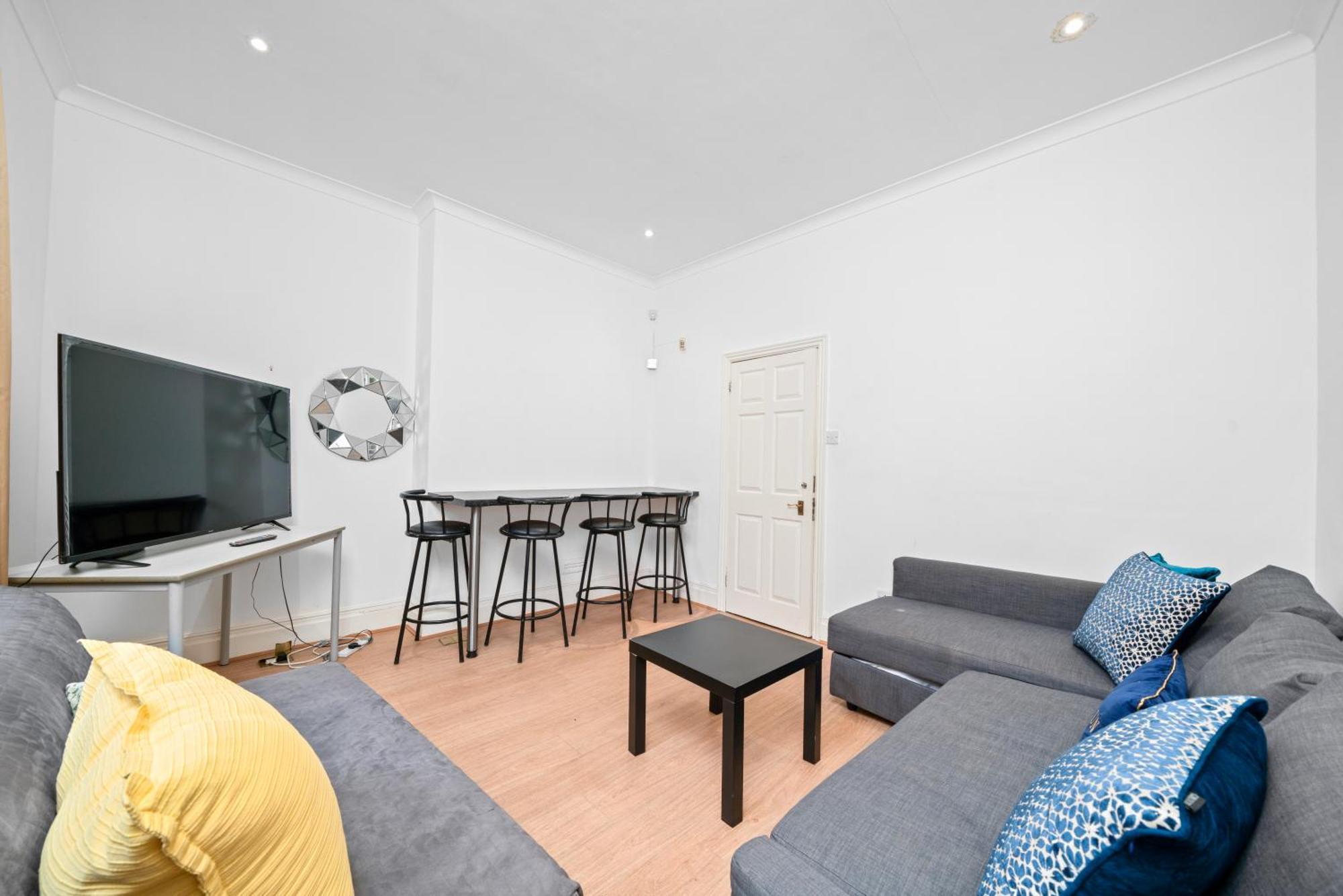 Apartamento Canary Wharf - Spacious Near Excel Exhibition Centre, O2 Arena, Airport, Free Parking & Wifi