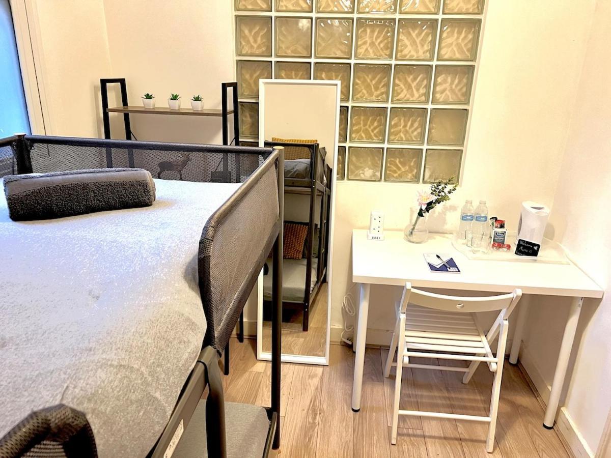 Sleeps 7 The Red Door House Londres