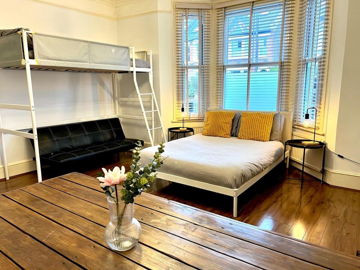 Appartement Sleeps 7 The Red Door House Londres