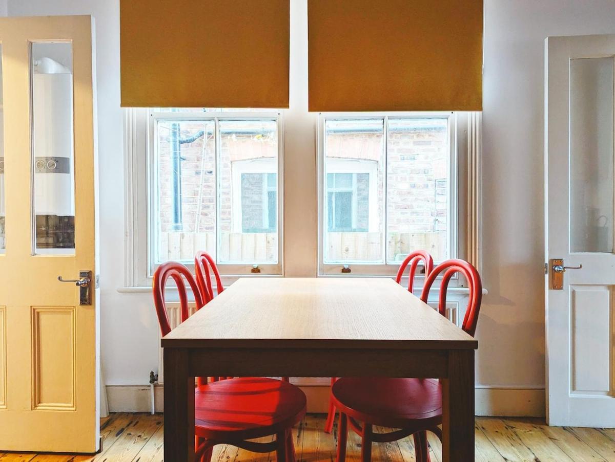 Colney Hatch Lane - Spacious 2-bed 2-bath With Private Garden Londres