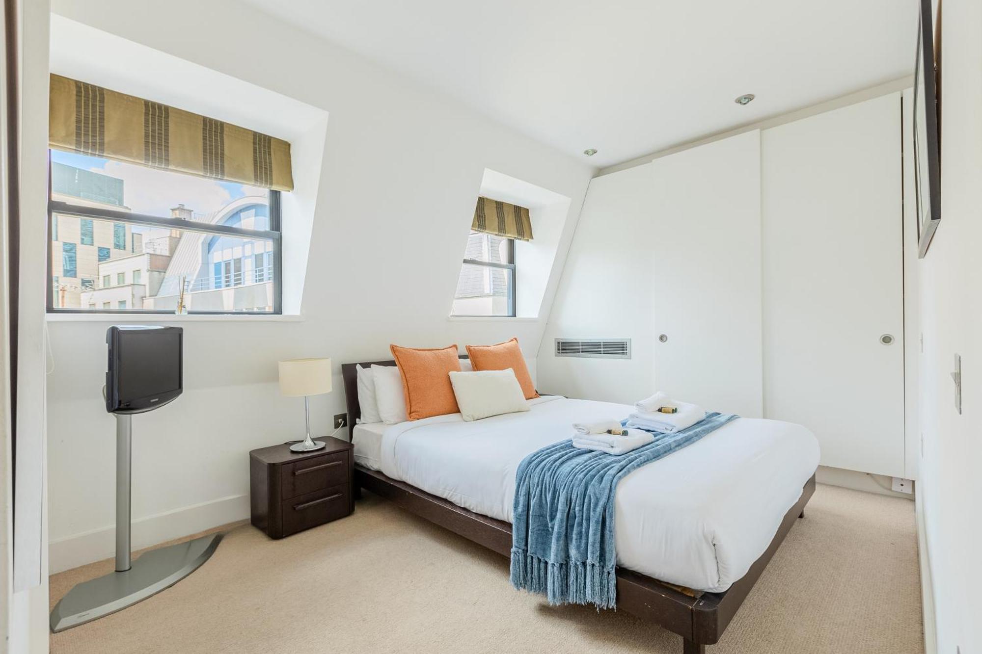 Stunning Serviced Apartments, Steps From Monument Station * Londres