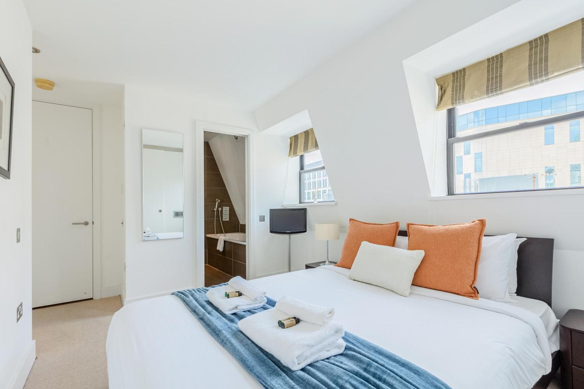 Stunning Serviced Apartments, Steps From Monument Station Appartement