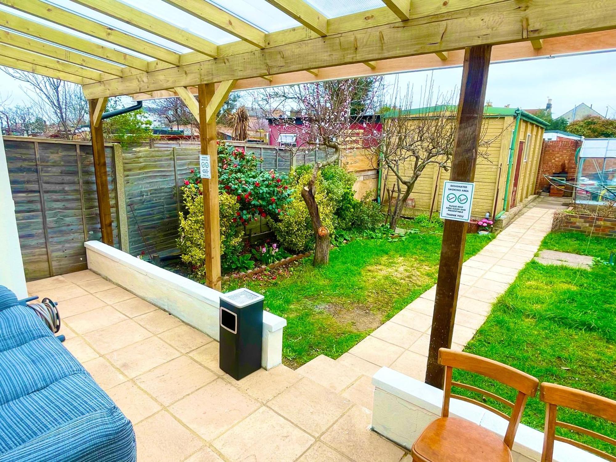 1bf-sleeps4-freeparking-pets-wifi- Appartement