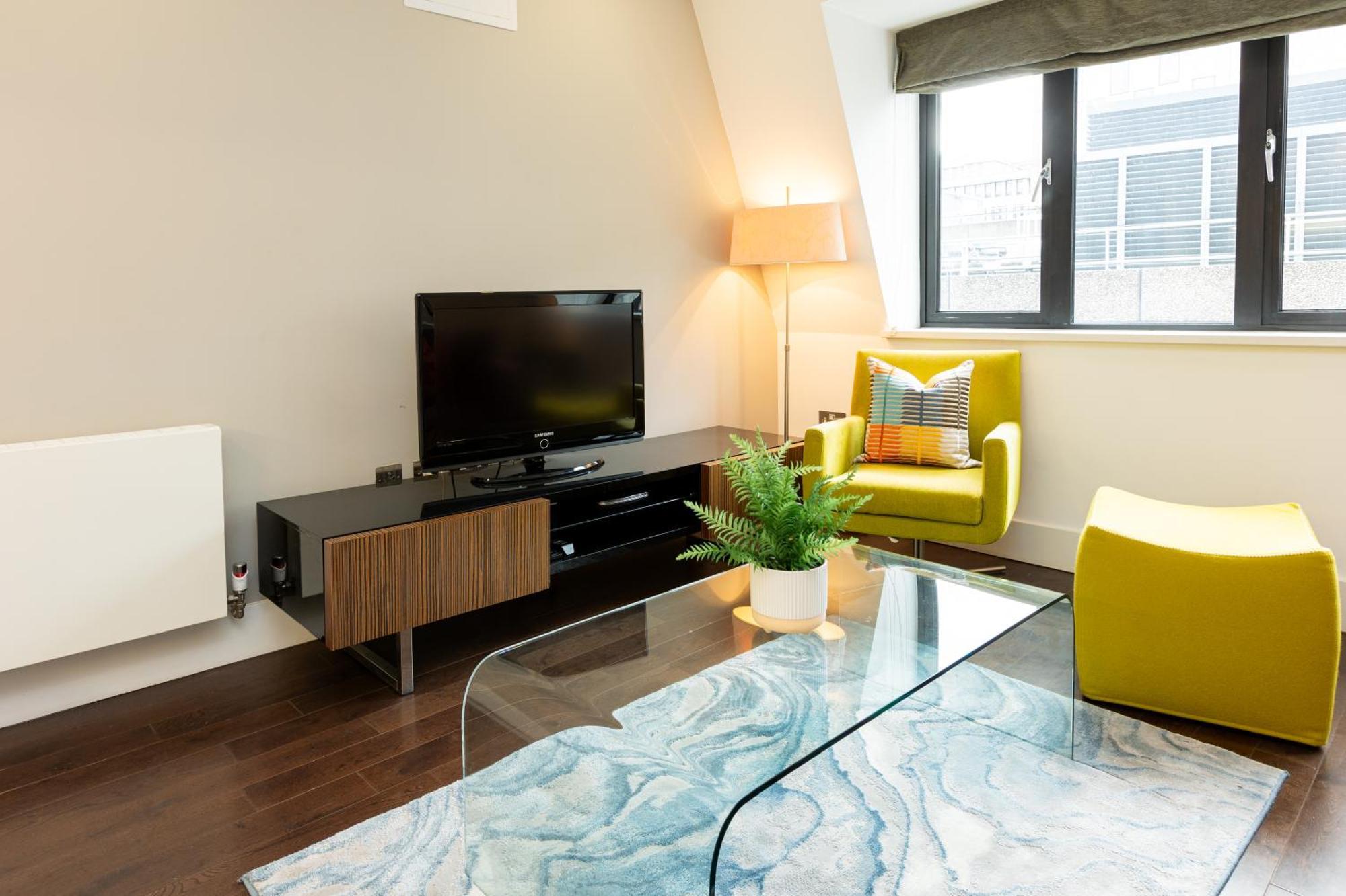 Stunning Serviced Apartments, Steps From Monument Station Appartement