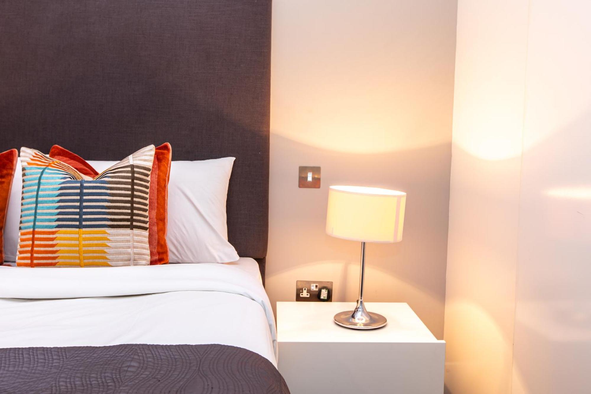 Stunning Serviced Apartments, Steps From Monument Station Londres