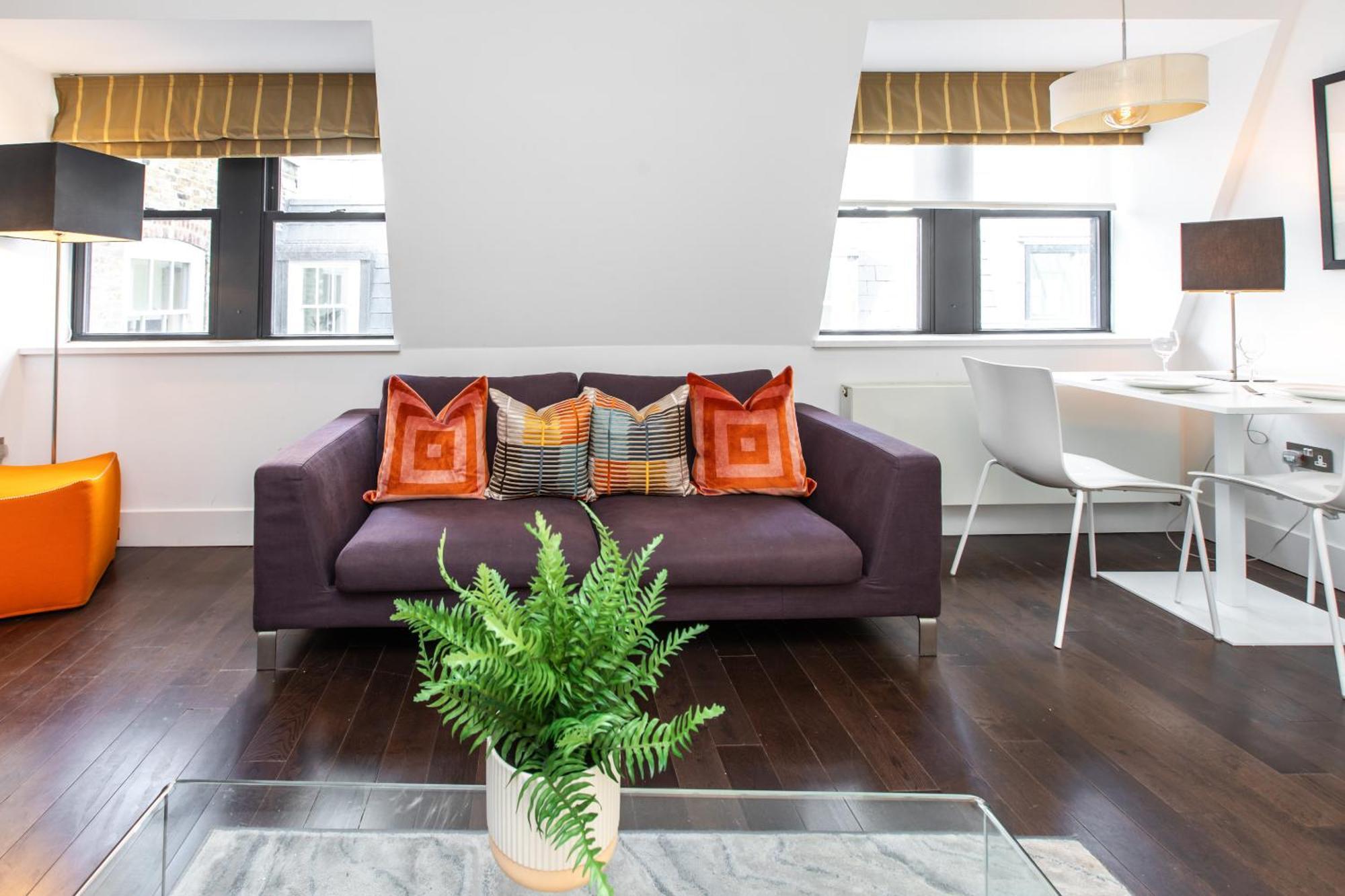 Stunning Serviced Apartments, Steps From Monument Station Appartement
