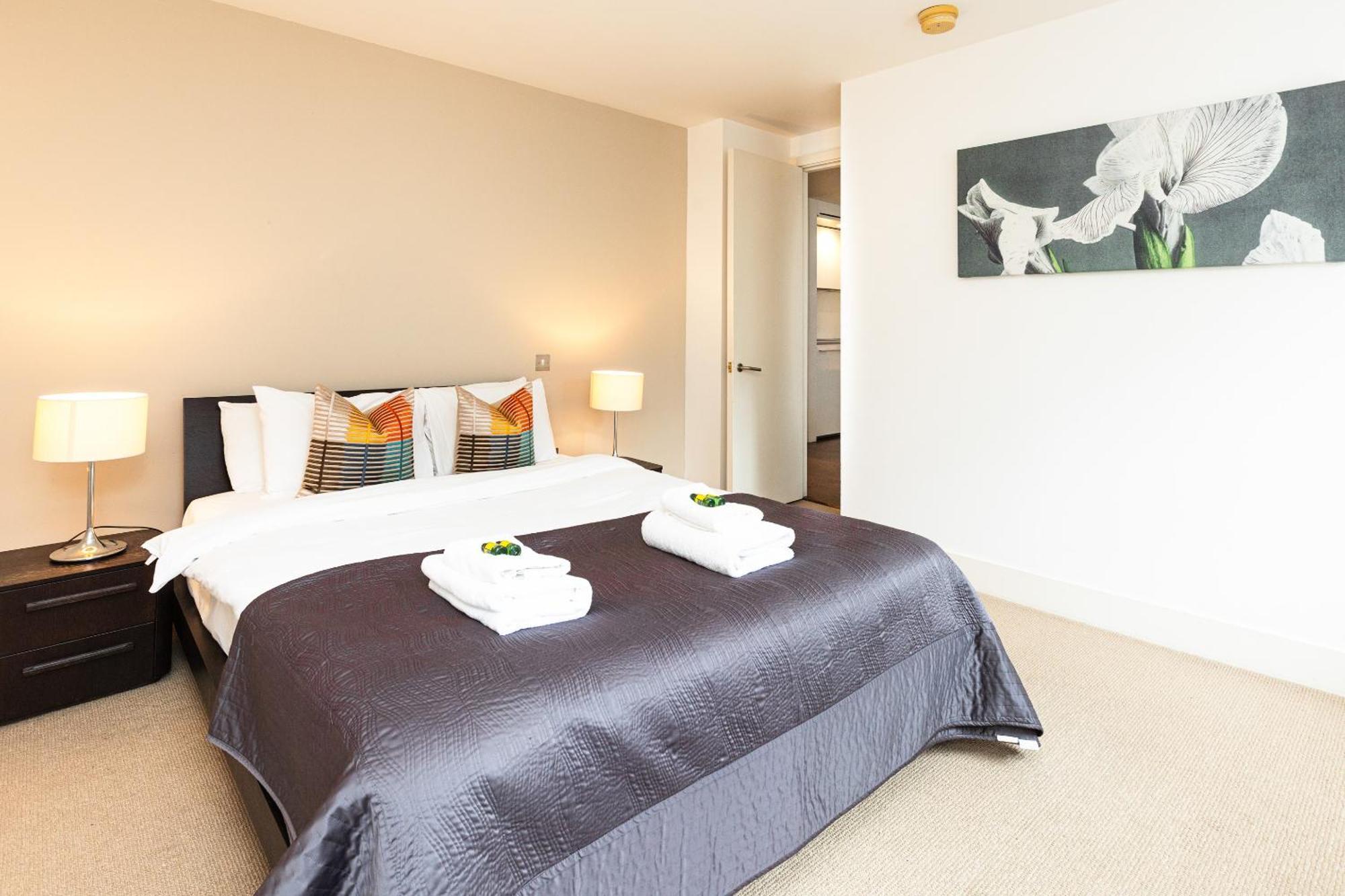 Stunning Serviced Apartments, Steps From Monument Station * Londres