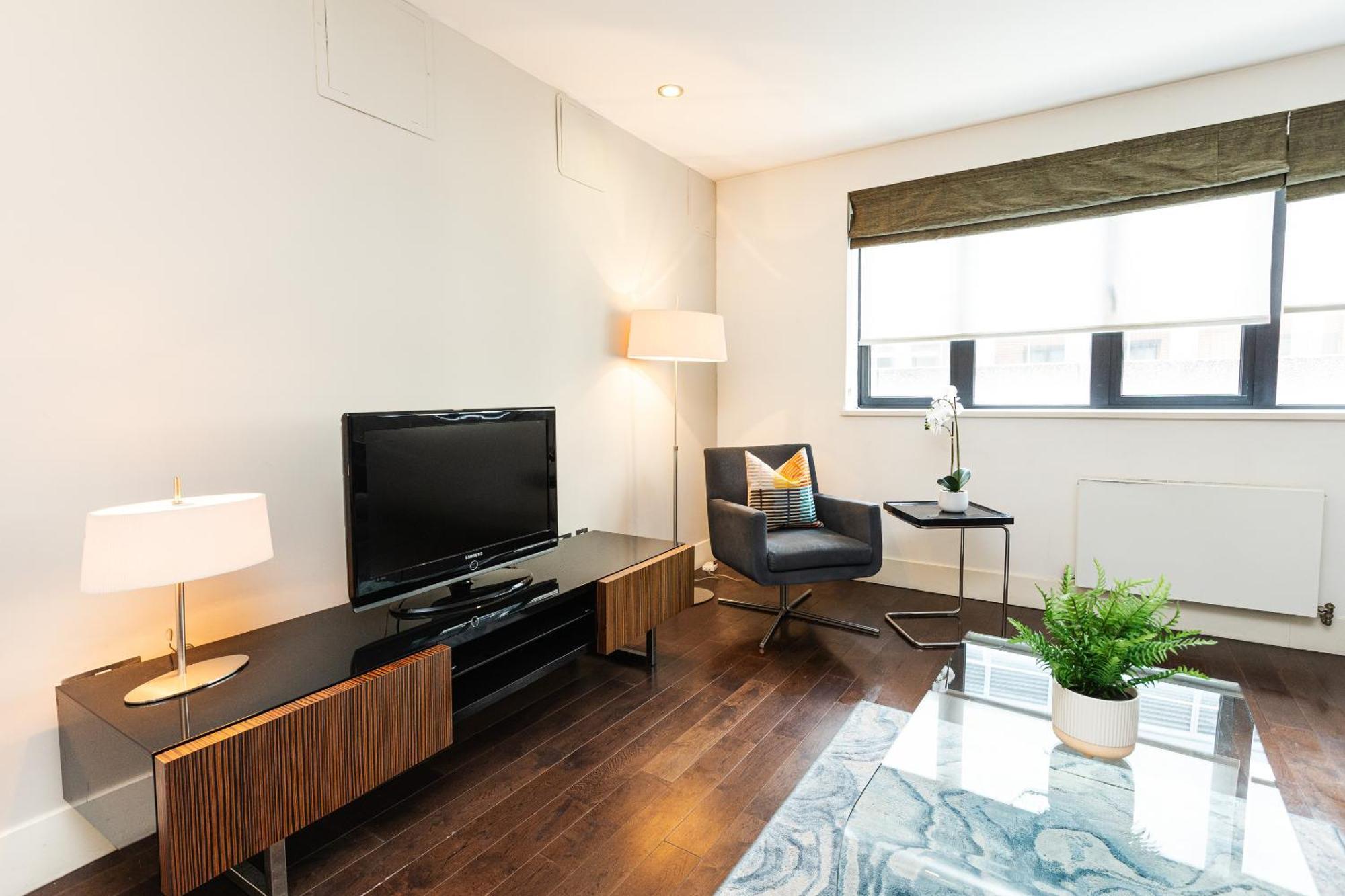 Stunning Serviced Apartments, Steps From Monument Station * Londres