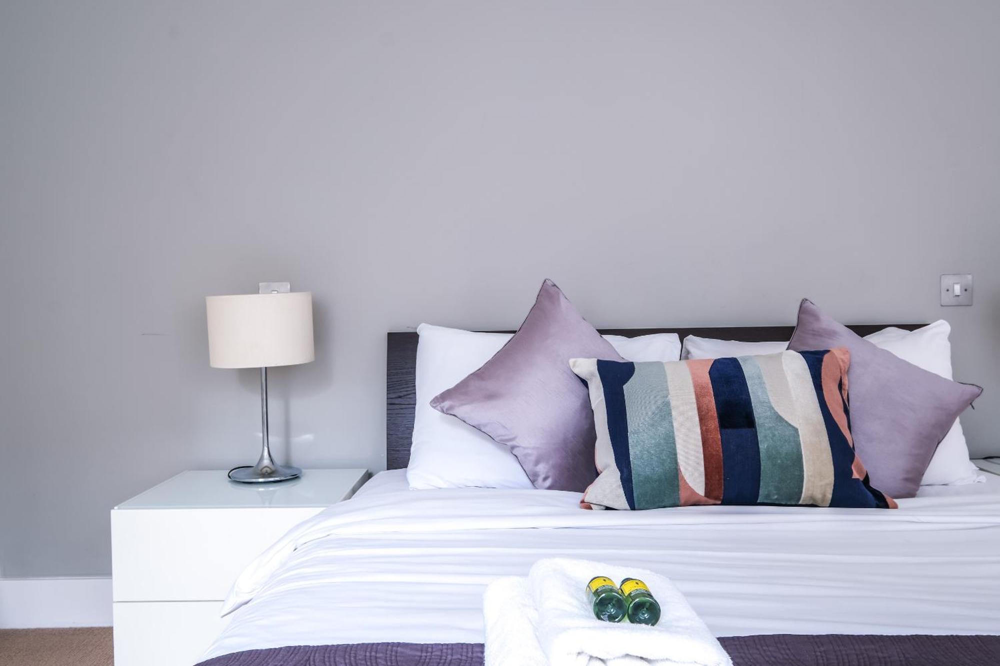 Stunning Serviced Apartments, Steps From Monument Station Appartement Londres