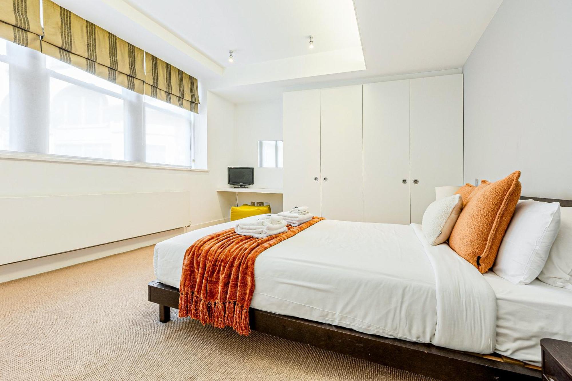 Stunning Serviced Apartments, Steps From Monument Station * Londres